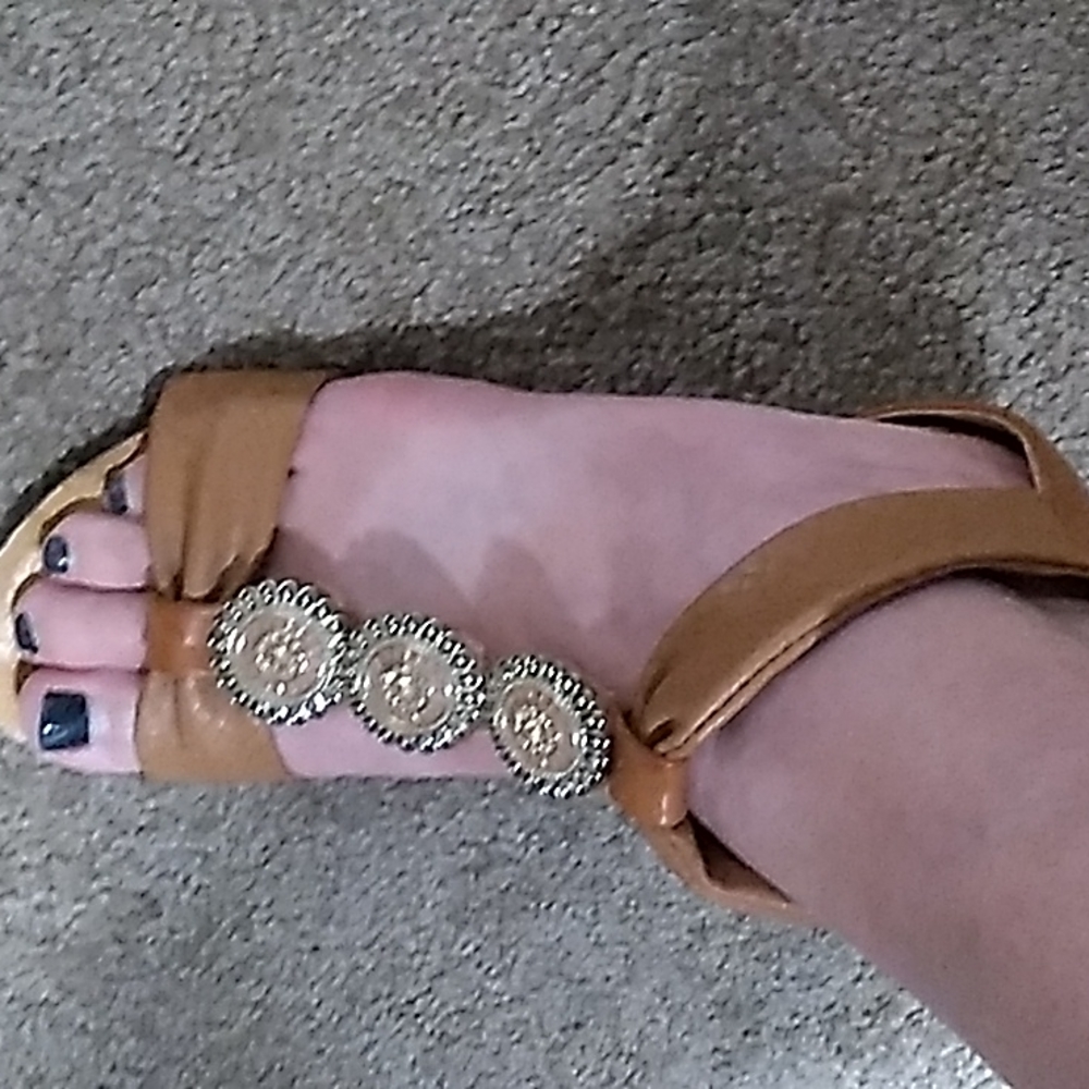 Patrizia Slightly heeled tan scandal size 8